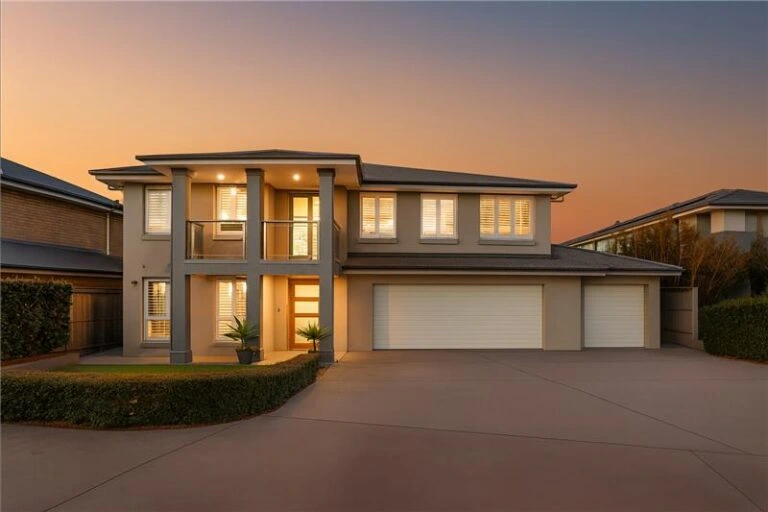 2.5m to 3.5m house in hills.